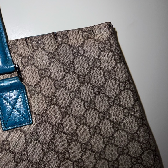 Gucci Monogram Extra Large Tote - Picture 10 of 14